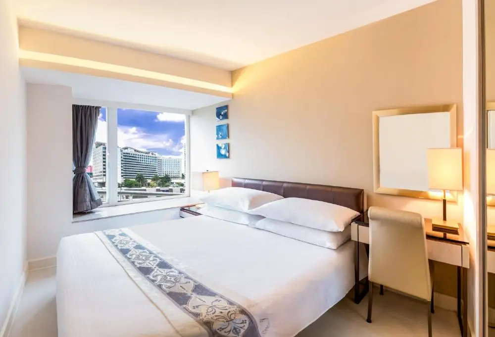 Kowloon Harbourfront Hotel 6